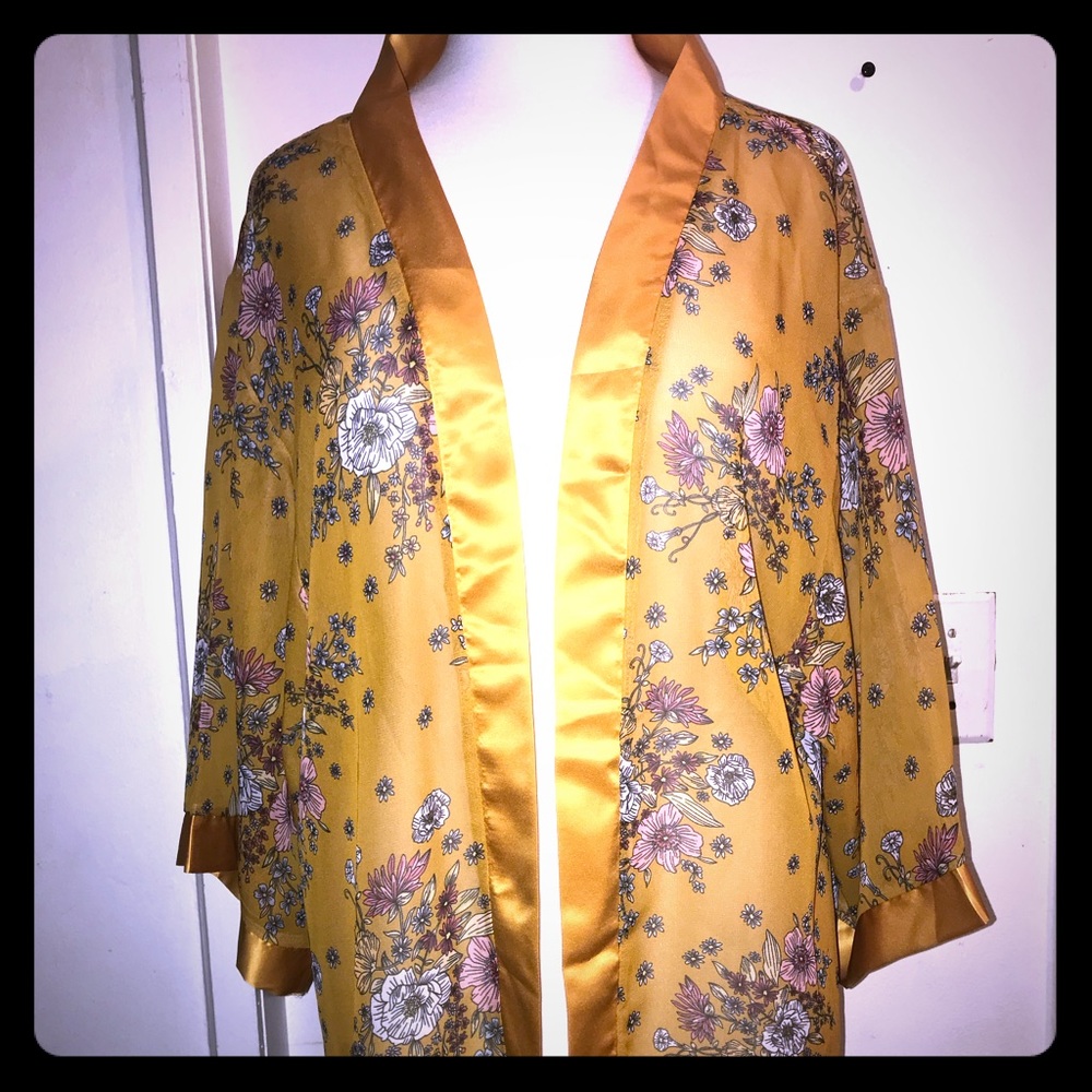 Light weight kimono like cover-up layering piece